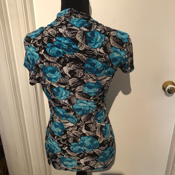 🍒 Cross-over Blouse w/ black ruching!!! - Picture 6 of 6